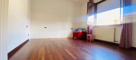 4 rooms Apartment in Luni, Italy No. 94387 9