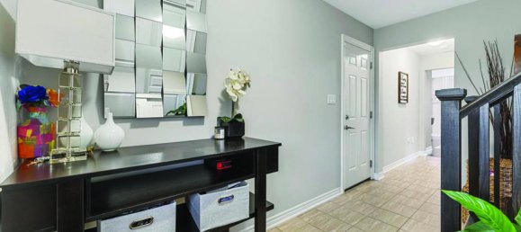 3 bedrooms House in Niagara Falls, Canada No. 140 6