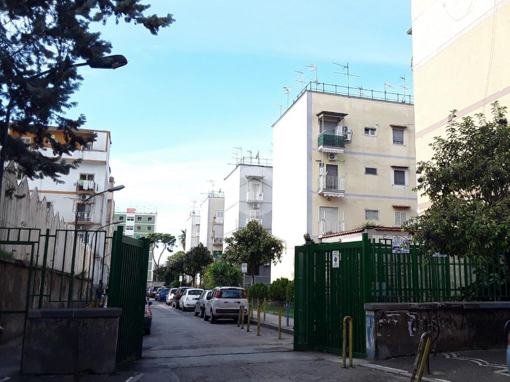 2 Schlafzimmer Wohnung in Naples, Italy, Nr. 138696