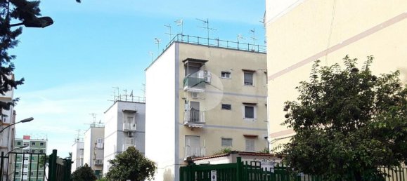 2 Schlafzimmer Wohnung in Naples, Italy, Nr. 138696 3