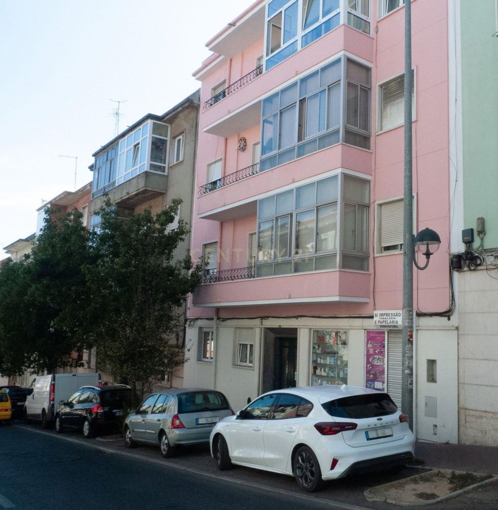 25m² Commercial property in Amadora, Portugal No. 312021
