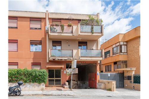 3 bedrooms Apartment in Palermo, Italy No. 304814