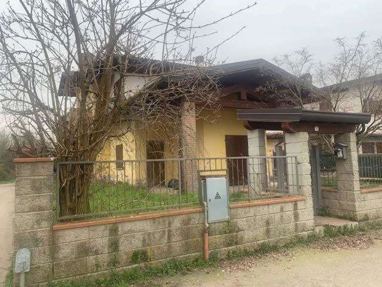 6 rooms House in Santa Cristina e Bissone, Italy No. 301443