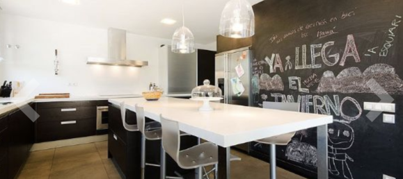 5 bedrooms Villa in Mataro, Spain No. 4239 16