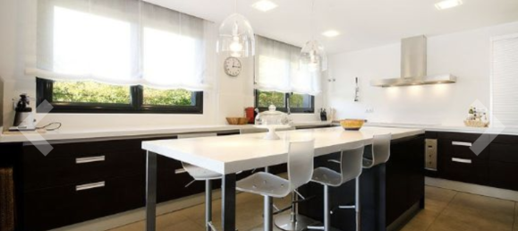 5 bedrooms Villa in Mataro, Spain No. 4239 17