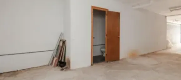 138m² Commercial property in Jaen, Spain No. 100966 13