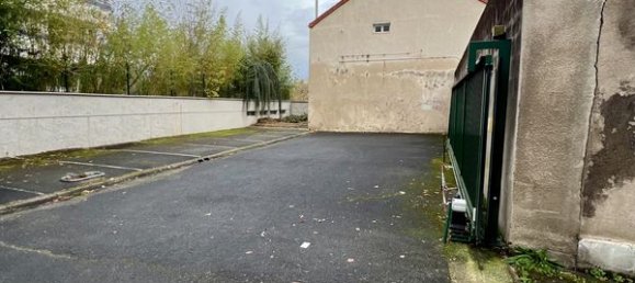 Casa de 4 habitaciónes en Bourges, France No. 48030 8