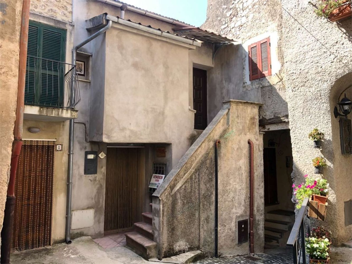 5 rooms House in Vico nel Lazio, Italy No. 297321
