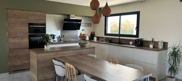 4 bedrooms House in Roquefort, France No. 335441 2