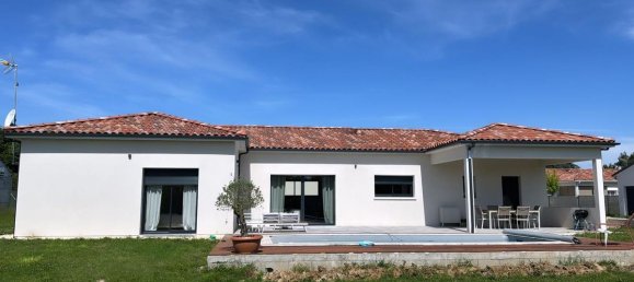 4 bedrooms House in Roquefort, France No. 335441 3