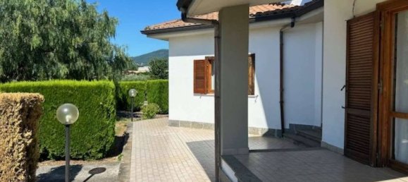 4 bedrooms Villa in Lariano, Italy No. 334927 2