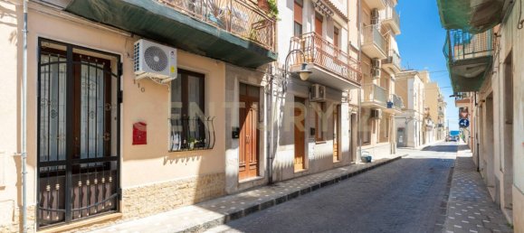 2 Schlafzimmer Wohnung in Augusta, Italy, Nr. 299632 2