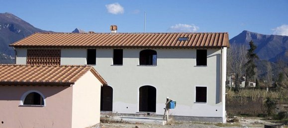 5 rooms House in Camaiore, Italy No. 188664 2