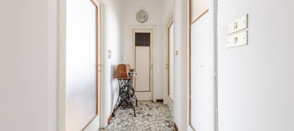 2 bedrooms Apartment in Milan, Italy No. 332162 27