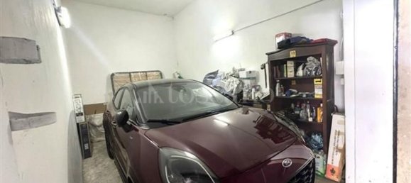 19m² Garage in Rome, Italy No. 326388 2