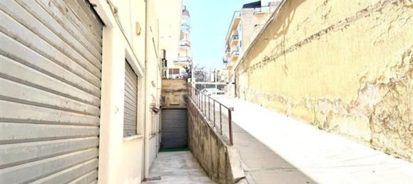 19m² Garage in Rome, Italy No. 326388 3