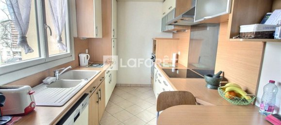 Квартира с 3 спальнями в Женвилье, Франция № 141952 3