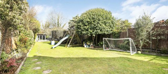 4 bedrooms House in Southgate, United Kingdom No. 6572 63