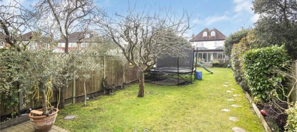 4 bedrooms House in Southgate, United Kingdom No. 6572 82