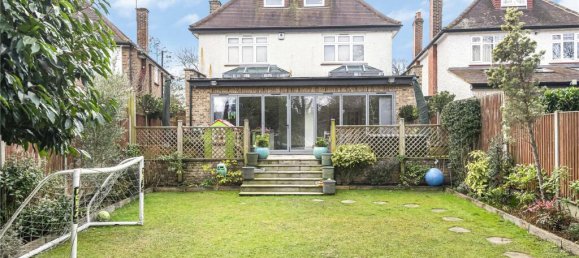 4 bedrooms House in Southgate, United Kingdom No. 6572 69