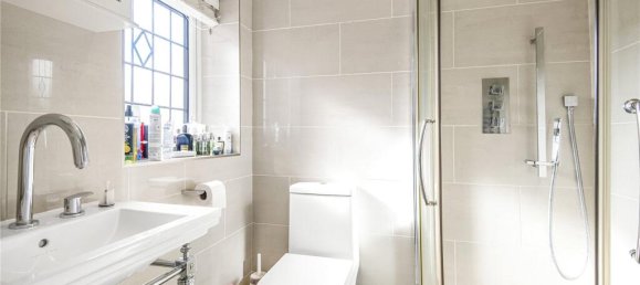 4 bedrooms House in Southgate, United Kingdom No. 6572 47