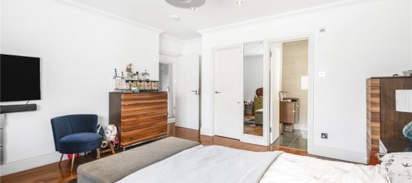 4 bedrooms House in Southgate, United Kingdom No. 6572 73