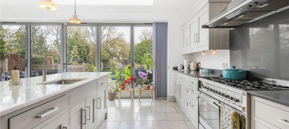 4 bedrooms House in Southgate, United Kingdom No. 6572 33