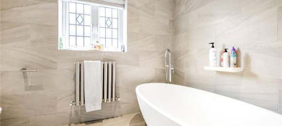 4 bedrooms House in Southgate, United Kingdom No. 6572 75