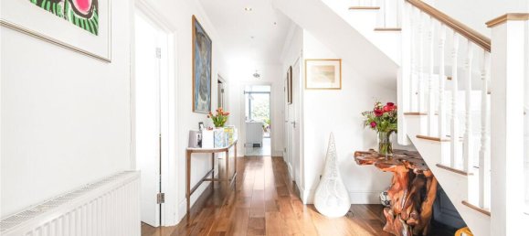 4 bedrooms House in Southgate, United Kingdom No. 6572 7