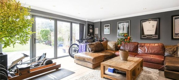 4 bedrooms House in Southgate, United Kingdom No. 6572 81