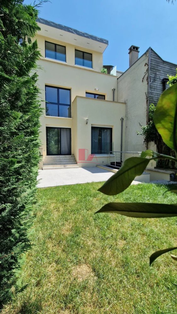4 غرف نوم منزل في Sceaux, France رقم 162331