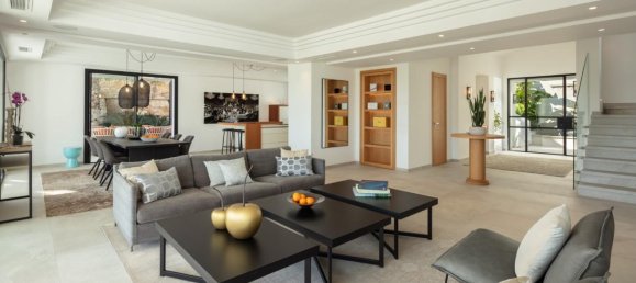 5 bedrooms Villa in Marbella, Spain No. 95242 24