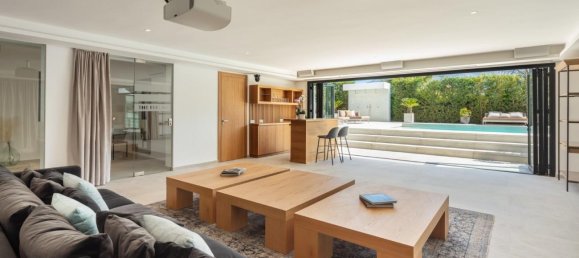 5 bedrooms Villa in Marbella, Spain No. 95242 8