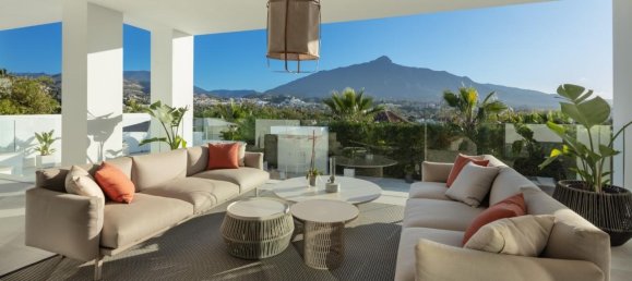 5 bedrooms Villa in Marbella, Spain No. 95242 12