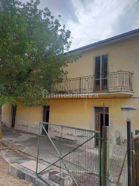 4 bedrooms House in Ariano Irpino, Italy No. 286929