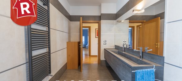 3 bedrooms Apartment in Lecce, Italy No. 137951 8