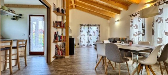 3 bedrooms Villa in Udine, Italy No. 262583 2