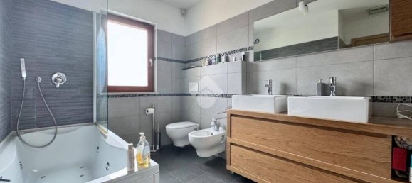 3 bedrooms Villa in Udine, Italy No. 262583 23