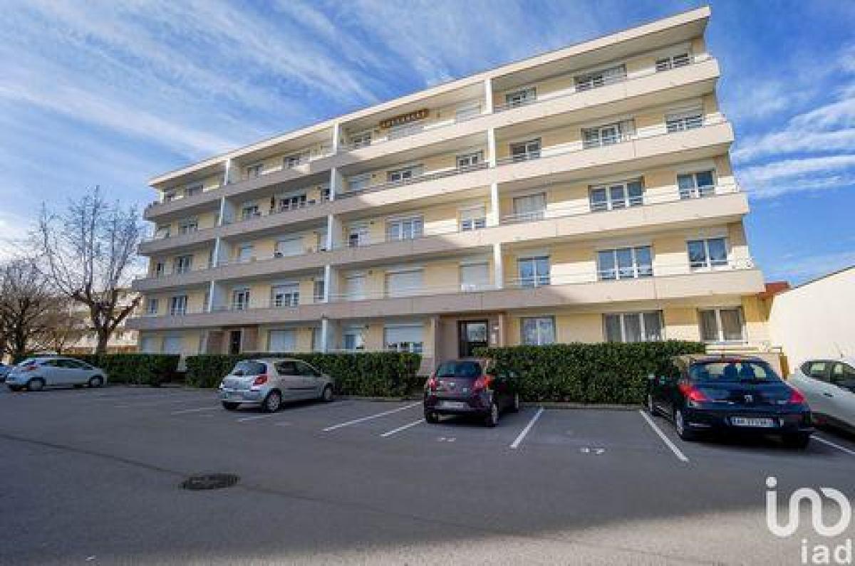 Studio in the Condo in Dijon, France No. 15583