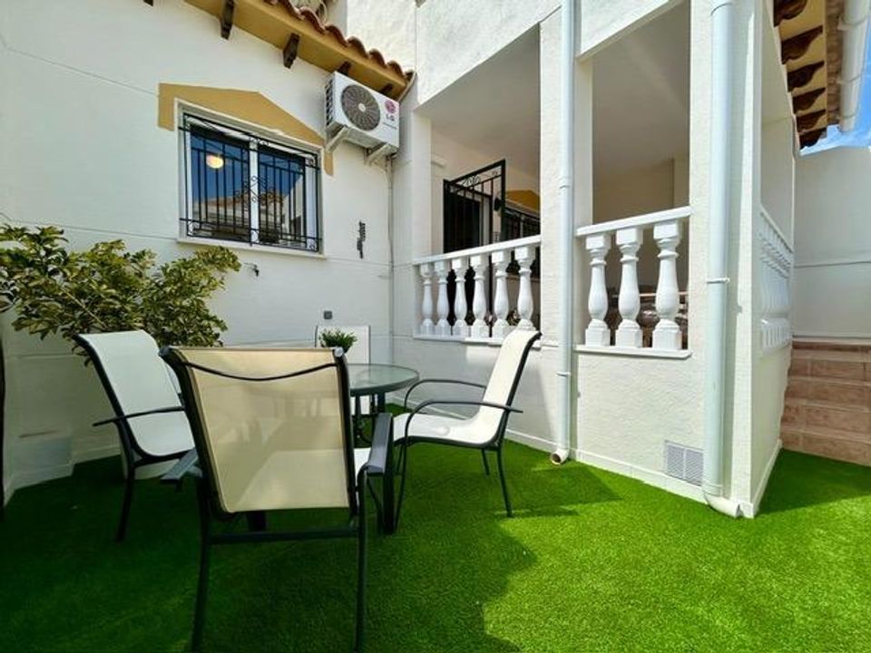 3 bedrooms Townhouse in Alicante, Spain No. 190762