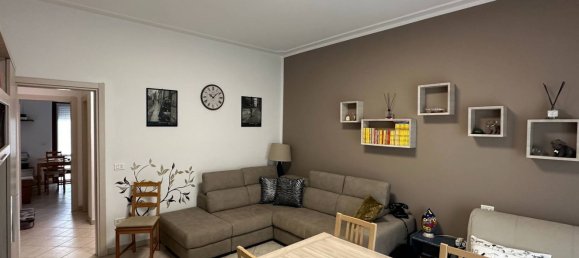 4 rooms Apartment in Camaiore, Italy No. 261591 2