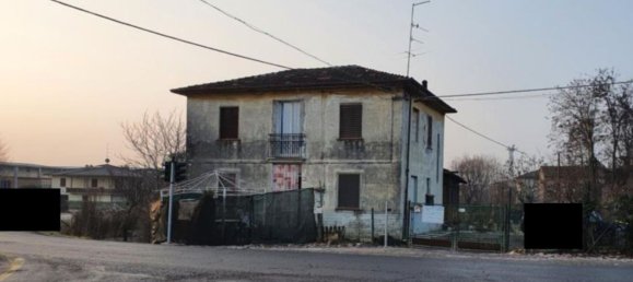 7 rooms Apartment in Cortemaggiore, Italy No. 94696 2