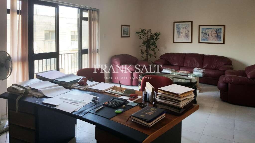  مكتب في Santa Venera, Malta 130متر مربع رقم 12031