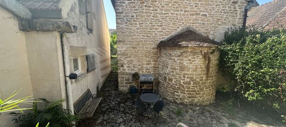 2 bedrooms House in Clamecy, France No. 340229 3