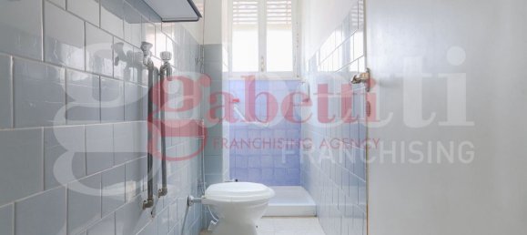 4 bedrooms Apartment in Rome, Italy No. 313743 12