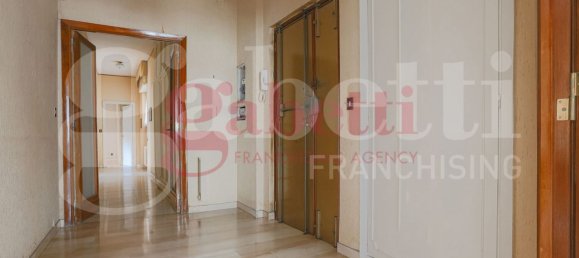 4 bedrooms Apartment in Rome, Italy No. 313743 8