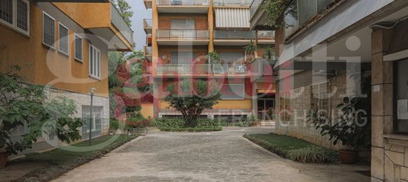 4 bedrooms Apartment in Rome, Italy No. 313743 26