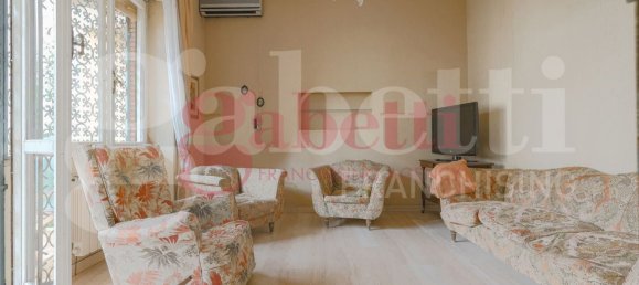 4 bedrooms Apartment in Rome, Italy No. 313743 5