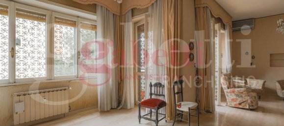 4 bedrooms Apartment in Rome, Italy No. 313743 3