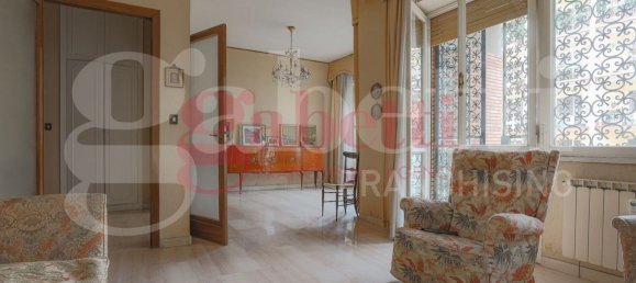 4 bedrooms Apartment in Rome, Italy No. 313743 7